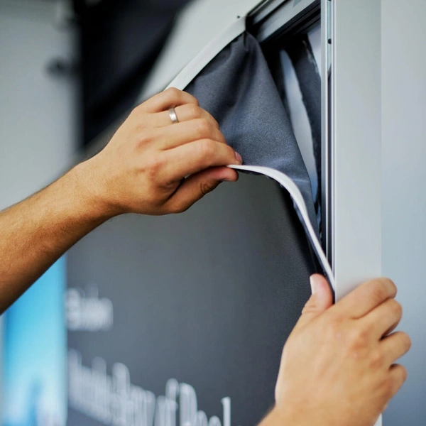 Display stretch polyester with kedar in frame 